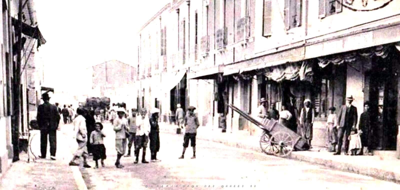 1511- Arzew - Les Magasins2 de la rue d'Isly.jpg
